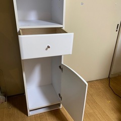 綺麗な食器棚　　台所収納　お風呂場にもの画像