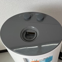 加湿機能付きセラミックヒーターの画像