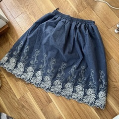 刺繍フレアスカートの画像