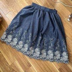 刺繍フレアスカート