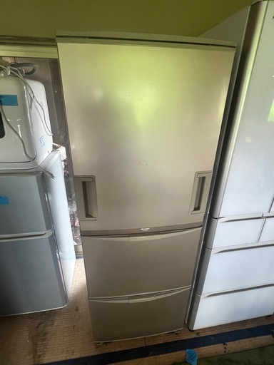 ①大型冷蔵庫　04年