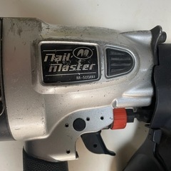 2.外国製のコンクリート釘打ち機の画像