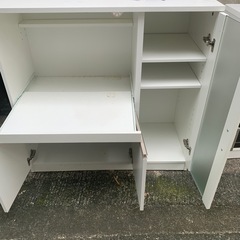 食器棚の画像