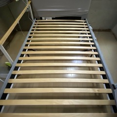 IKEAセミダブルベッドの画像