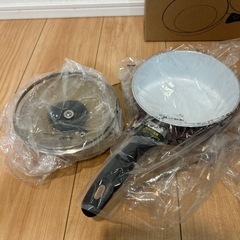 新品】セラミックコーティングフライパンと蓋付鍋セット　大栄の画像