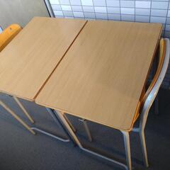 コクヨ製 学校机＆椅子の画像