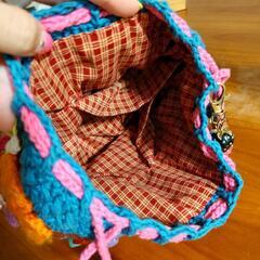 【最終値下げ】カラフル手編み巾着の画像