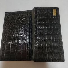 二つ折り長財布(クロコダイル)の画像