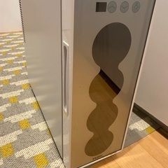 ＜ハイアール＞ワインクーラー　ペルチェ式　4本収納　難あり