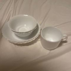 食器　シンプル　セットの画像