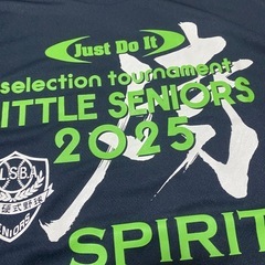 新品　United Athle LITTLE SENIORS 2025 Tシャツの画像