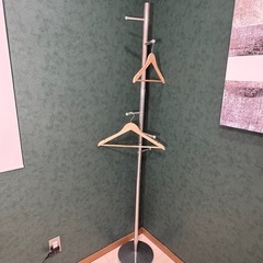 ハンガーラック シルバー の画像