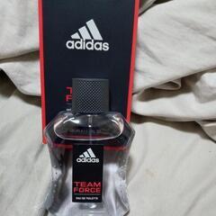 adidas 香水の画像