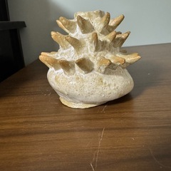 陶器の一輪挿しの画像