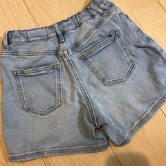 ユニクロ　ショートパンツ　140の画像