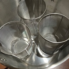寸胴鍋とパスタざるのセットの画像
