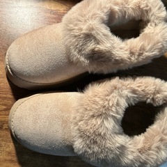 通販で買った厚底ムートン風ブーツの画像