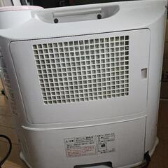 シャープ製加湿セラミックファンヒーター「HX-E120-P」の画像
