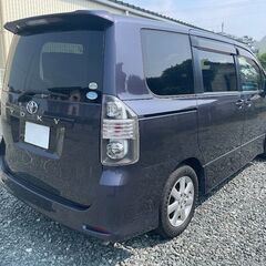 ＜保証人不要＞月々お手頃の『自社ローン＆リース』で乗れます😉審査に不安がある方ご相談ください💕債務整理・延滞・他社借入でも大丈夫です！トヨタ　ヴォクシー　修復歴なし　パワスラ付きです♪　＜詳しくは本文をお読みください👇＞の画像