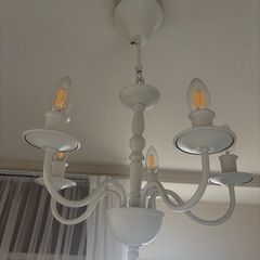 シャンデリア　ペンダントライト　電気の画像