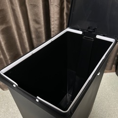 ペダル式ダストBOXの画像
