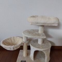 キャットタワー取説付 <引き取りに来て下さる方限定>の画像