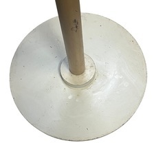【ジ0716-25】木製コートハンガー ナチュラル/ホワイト　高さ約130cm、ベースの直径約32cm　傷や汚れあり　の画像