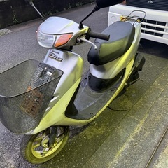 便利なカゴつき！2stディオの画像