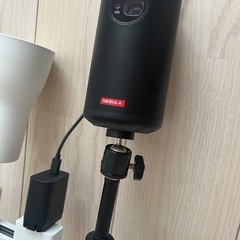 ダクトレール+スポットライト4つ+スマホ操作可能電球4つ+リモコンの画像