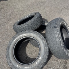 BFgoodrichタイヤ215/70R16
の画像
