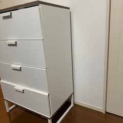 【IKEA】　棚　ホワイト棚　無料　チェスト引き出し4段　収納家具　ホワイト　家具の画像