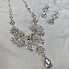 ネックレス　ピアス　セットの画像