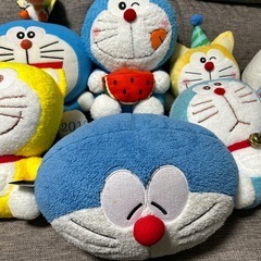 ドラえもん等ぬいぐるみ・クッションの画像