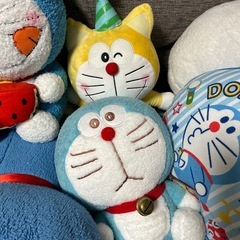 ドラえもん等ぬいぐるみ・クッションの画像