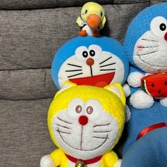 ドラえもん等ぬいぐるみ・クッションの画像