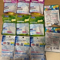 【引取限定】お菓子　グミ ラムネ 11袋　まとめ売り の画像