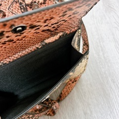ZARA パイソン柄ショルダーバッグの画像
