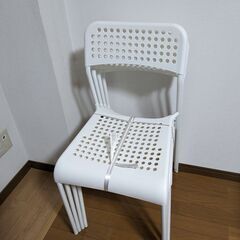 IKEAのイス4つ スタック可能の画像