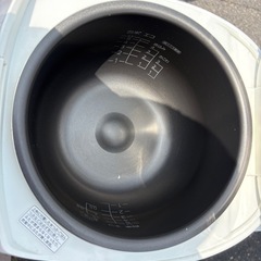 炊飯器.7000円.JKD-V100Tigerの画像