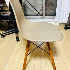 【受け渡し確定】 LOWYA イスの画像