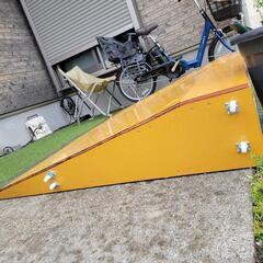 スケボー　bmx　ミニバンク　ミニジャンプ台　ミニランプキャスター付き高さ25cm木部保護材施行済みの画像