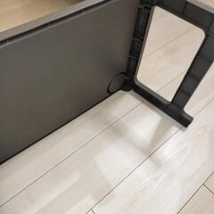 折りたたみ式　グレーアウトドアテーブルの画像