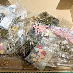 お譲り先決まりました　ハンドメイド　レジン　　スイーツデコ　　素材　材料の画像