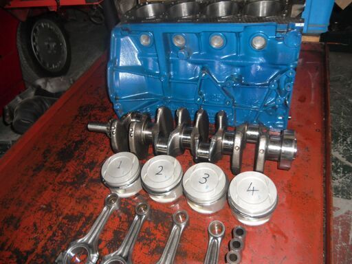 MB-190E-16Vコスワースエンジンオーバーホール実施中-鉾田エンジンサービス要予約