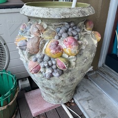 大きな壺、植木鉢の画像