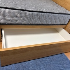 木製ベッド　マットレス付の画像