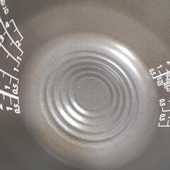 【ジャンク】TOSHIBA製 炊飯器 5.5合炊き RC-10VRT 22年製の画像