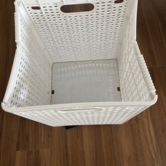 折り畳めるランドリーボックスの画像