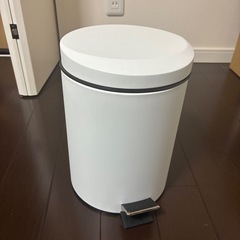 ゴミ箱の画像