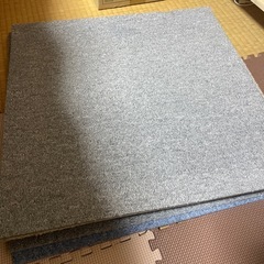 取引中　タイルカーペット50×50 の画像